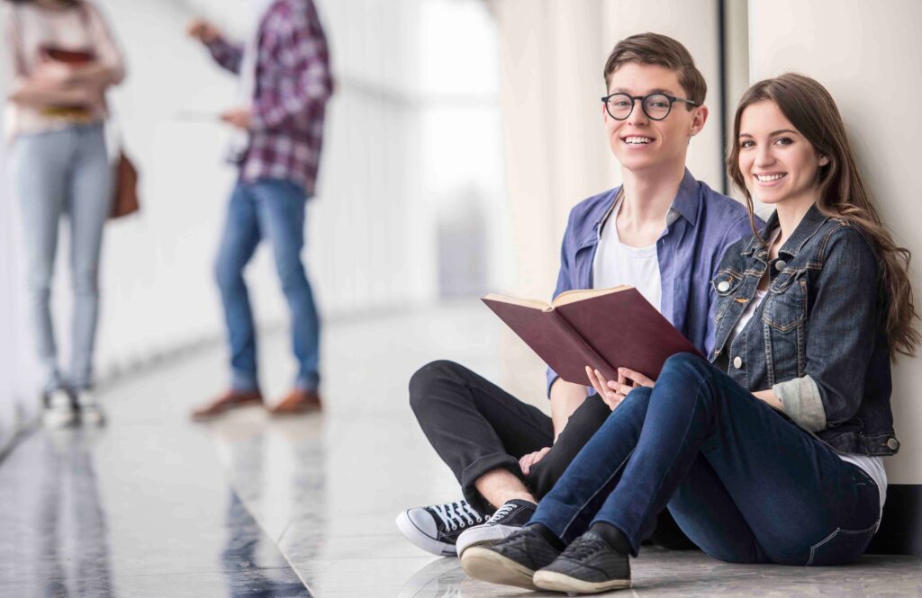 ¿Dónde se puede consultar la Convocatoria Beca Jóvenes Escribiendo el Futuro?